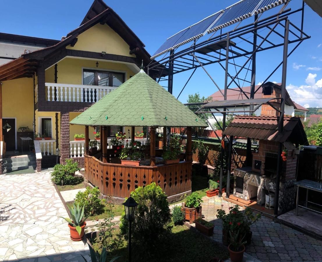 Гостевой дом Pensiunea La Răducu Вишеу-де-Сус-6